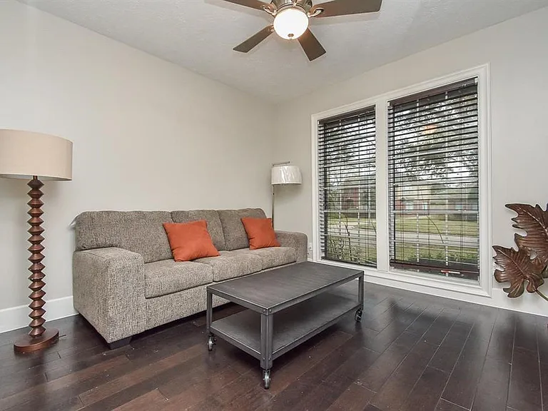 4526 Lakeside Meadow Dr — Photo 18