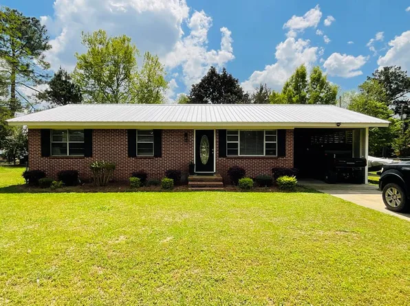 174 1st St E, Arabi, GA 31712