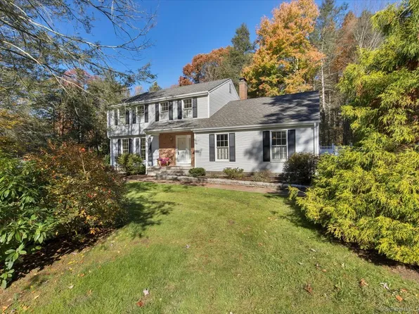 59 Hunting Hills Drive, Southington, CT 06489