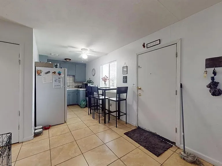 614 Leon Ave #B — Photo 7