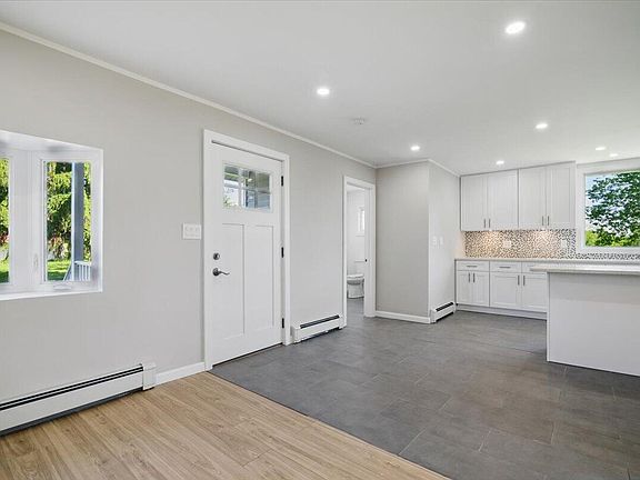 5th image of 1652 Bonser Rd