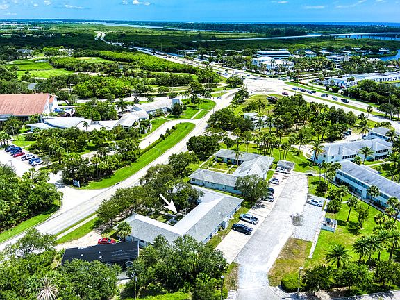 2nd image of 527 Royal Palm Blvd #6