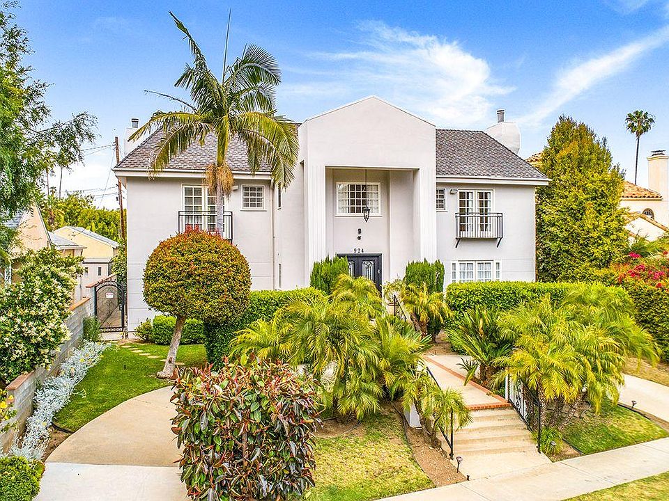 1st image of 924 Wellesley Ave