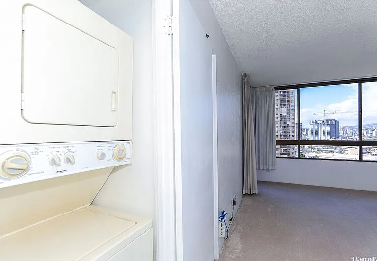 2499 Kapiolani Blvd #1004 — Photo 11