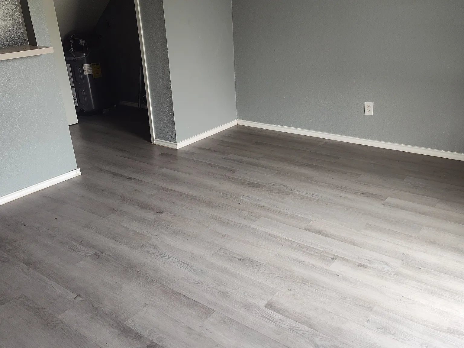 2 bed, 1.5 bath, $900 — Photo 4
