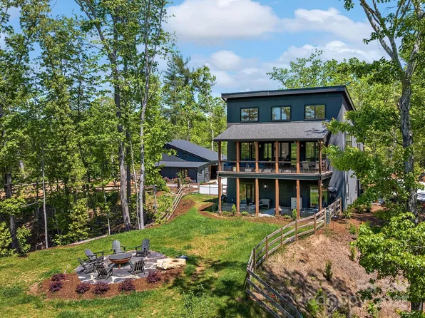 262 S Cove Rd, Mill Spring, NC 28756