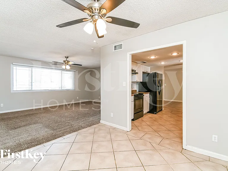 3238 S Evergreen Rd — Photo 4