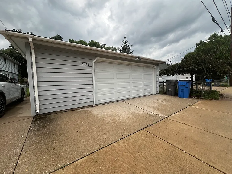5348 N Lydell Ave — Photo 5