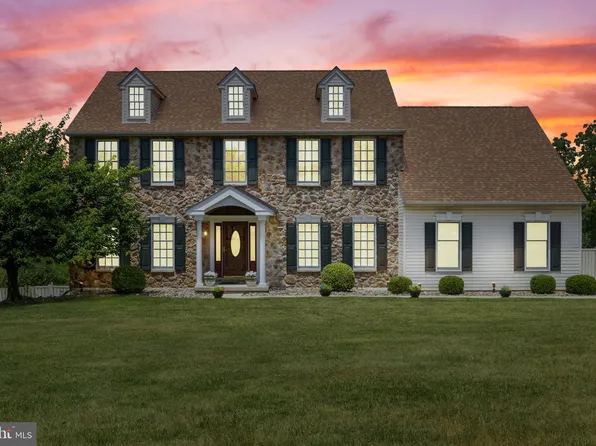 138 Meadowland Dr, Collegeville, PA 19426