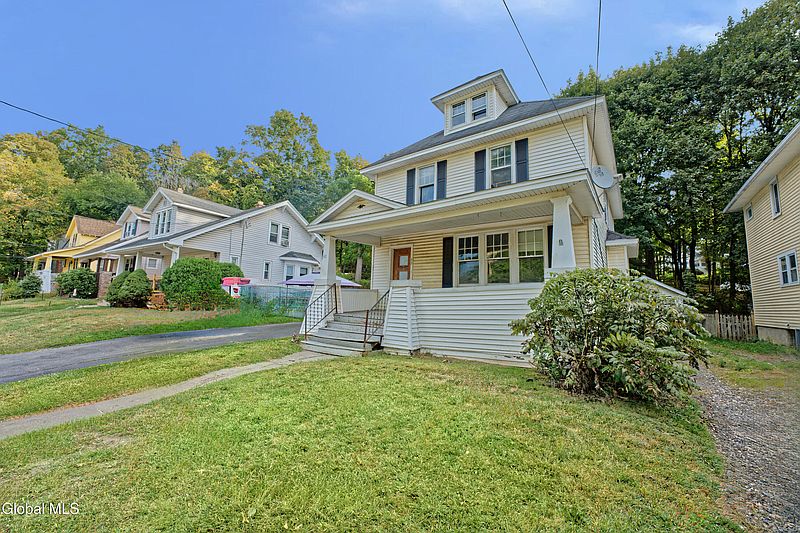 2nd image of 42 N Lake Avenue