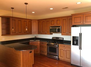 6957 N Greenview Ave APT 4A, Chicago, IL 60626