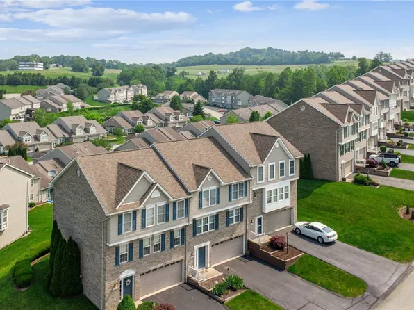 4003 Great Star Ct, Jeannette, PA 15644