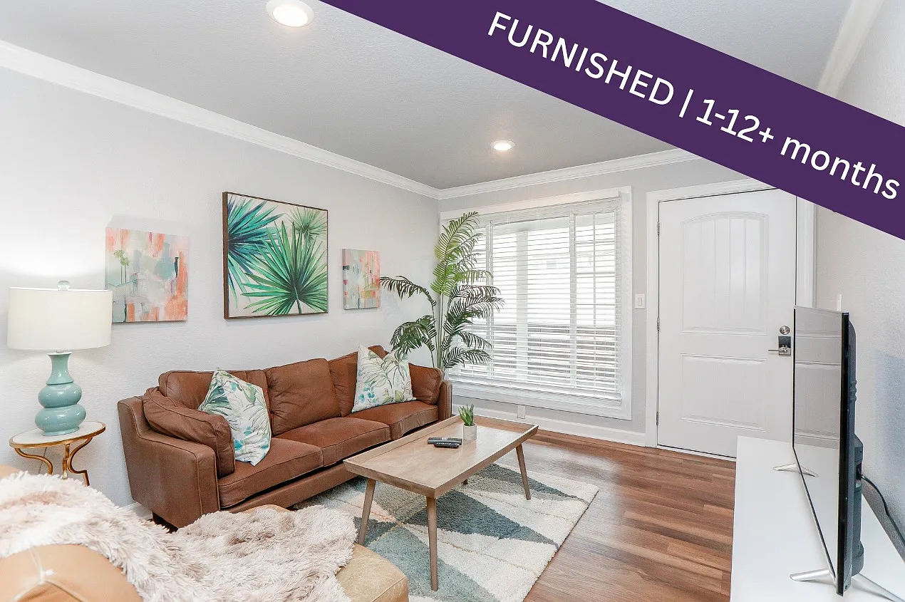 2 bed, 800 sqft, $2,700 — Photo 1