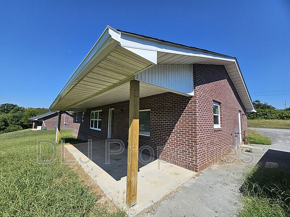 2nd image of 1102 Hicks Rd