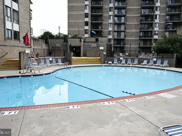 118 Monroe St APT 1209, Rockville, MD 20850