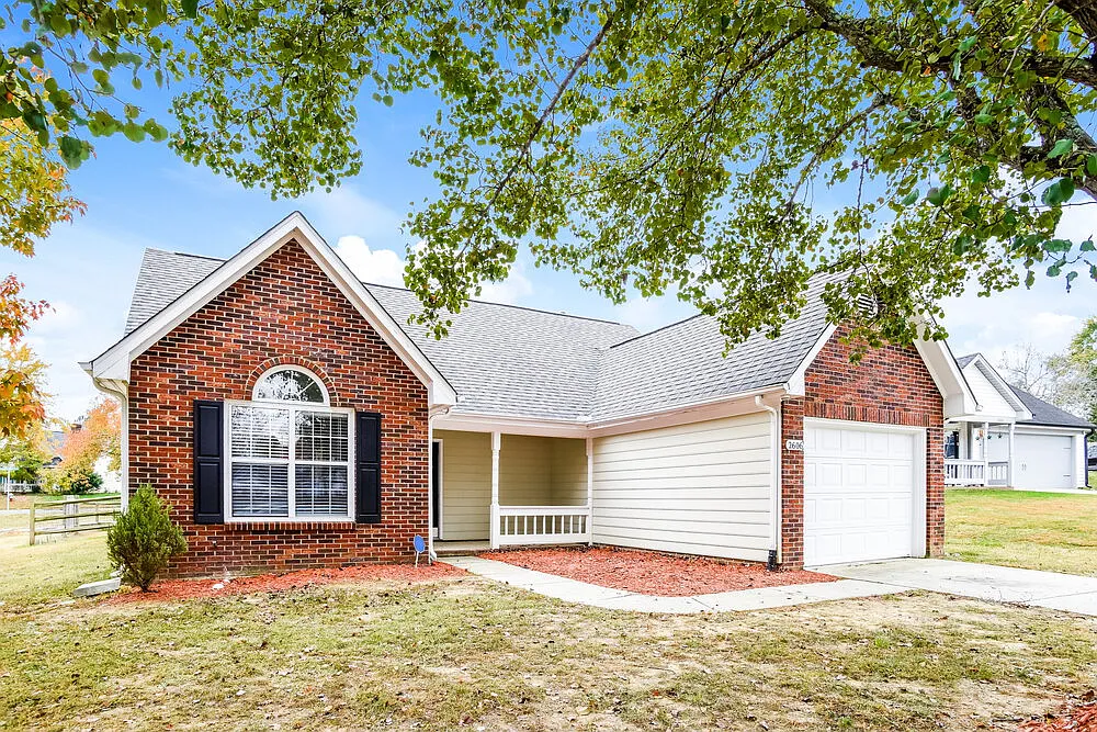 3 bed, 2.0 bath, 1265 sqft, $2,620 — Photo 1