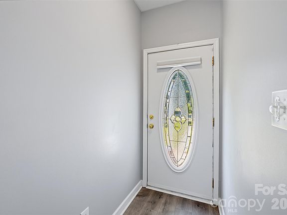 5th image of 1912 Beckwith Ln