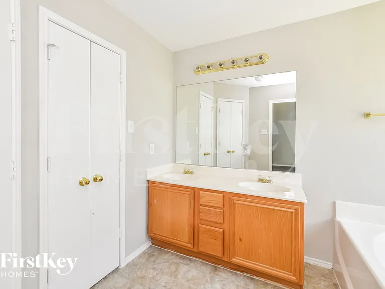 106 Drake Ln — Photo 7