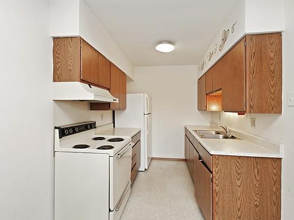 3rd image of 130 S 1st St APT 1W