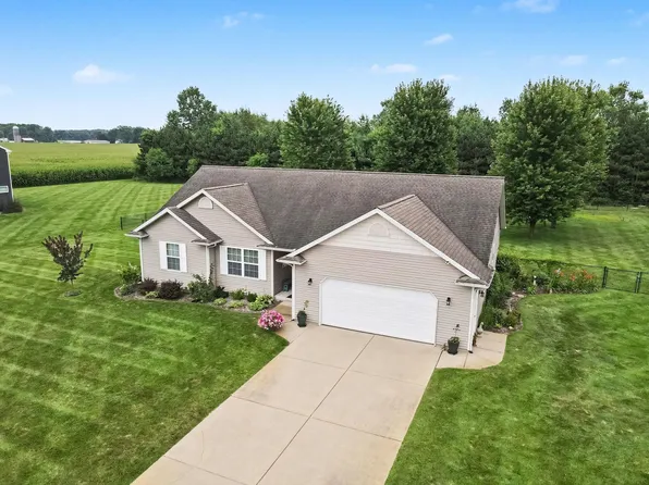 50203 Chardonnay St, Paw Paw, MI 49079