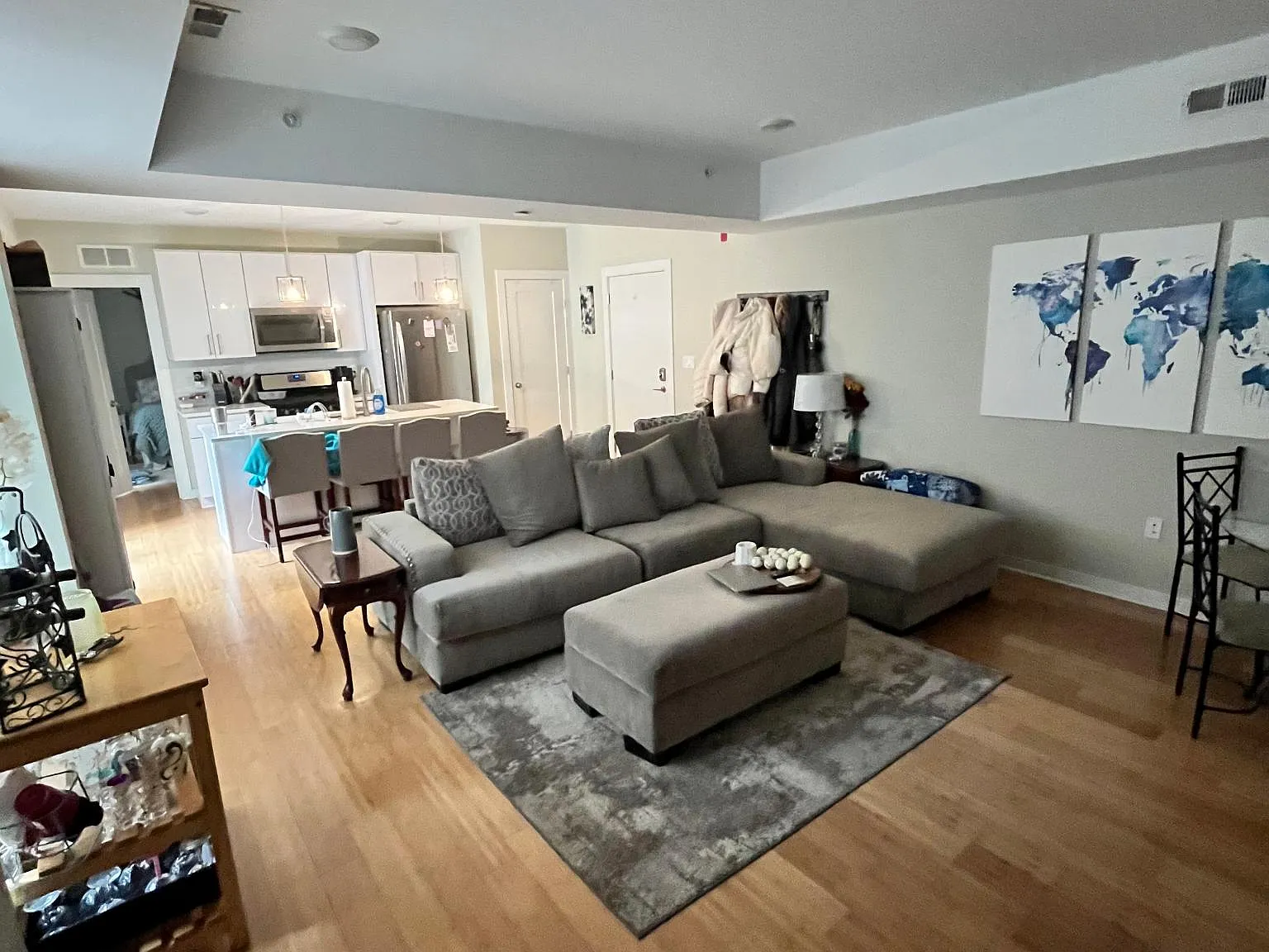 2 bed, 935 sqft, $2,200 — Photo 2