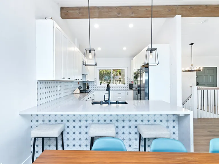303 Esperanza — Photo 14