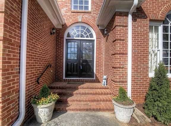 2nd image of 110 Vickery Ln