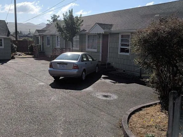 581 S Edgewood St APT 1, Seaside, OR 97138