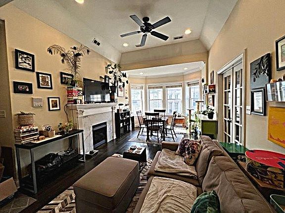 2nd image of 1416 W Lunt Ave #7