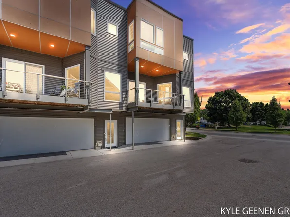 381 Macatawa Park #8, Holland, MI 49423