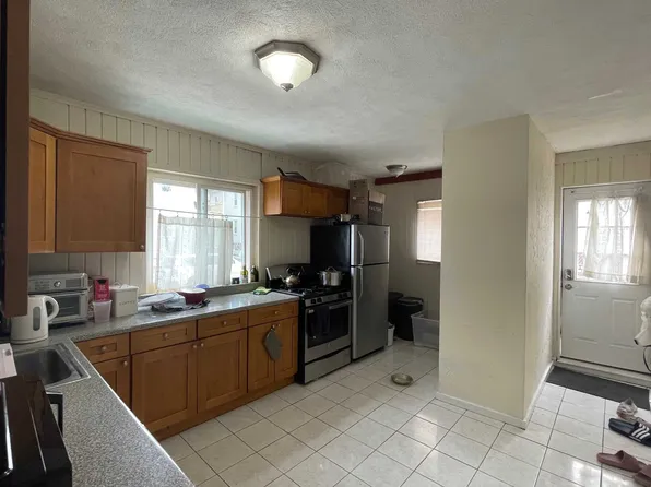 (undisclosed Address), Medford, MA 02155