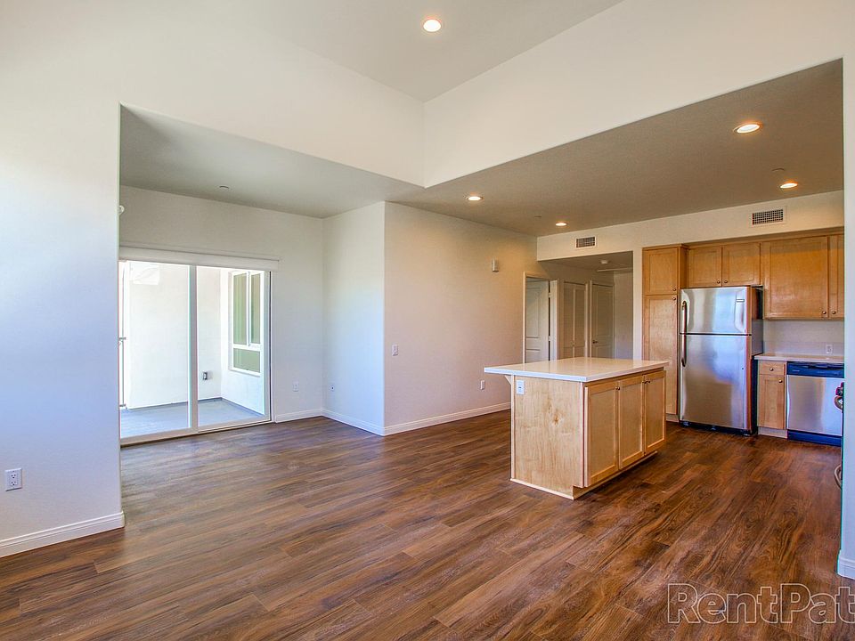 huge luxury apartment homes with large closets and storage