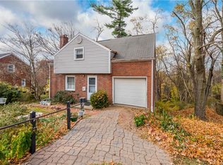 5644 Valleyview Dr, Bethel Park, PA 15102