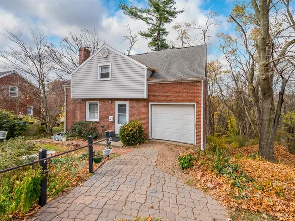5644 Valleyview Dr, Bethel Park, PA 15102