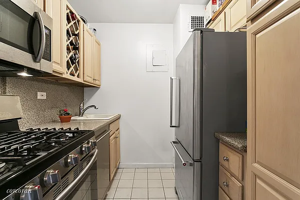 Sold by Corcoran | media 19