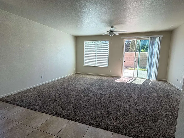 4476 Lindsey Ln — Photo 13