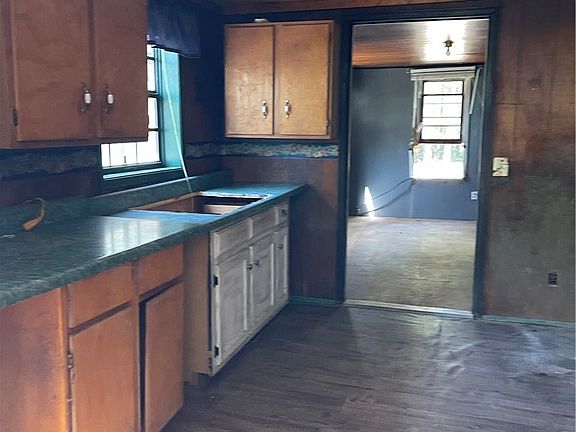 4th image of 18223 Pine Lake Rd