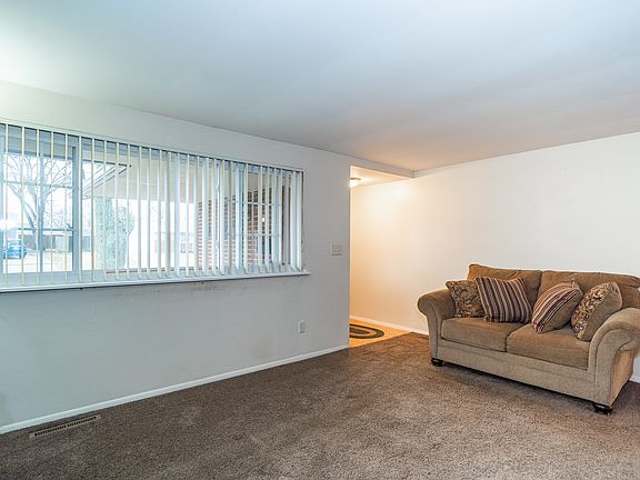 5th image of 6126 Buckman Dr