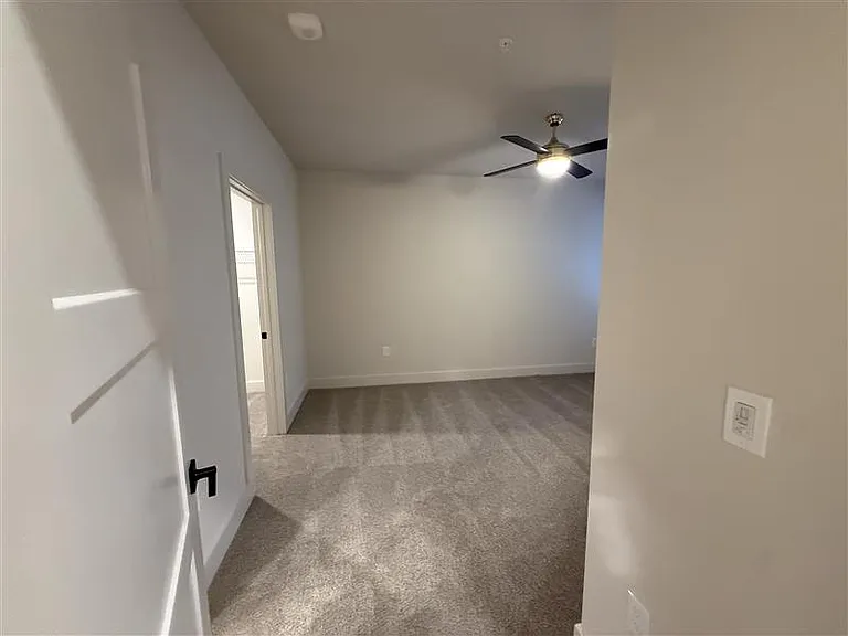 District on the Etowah Apartments — Photo 1042