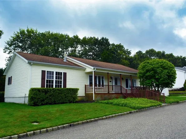 1407-253 Middle Road #253, Calverton, NY 11933