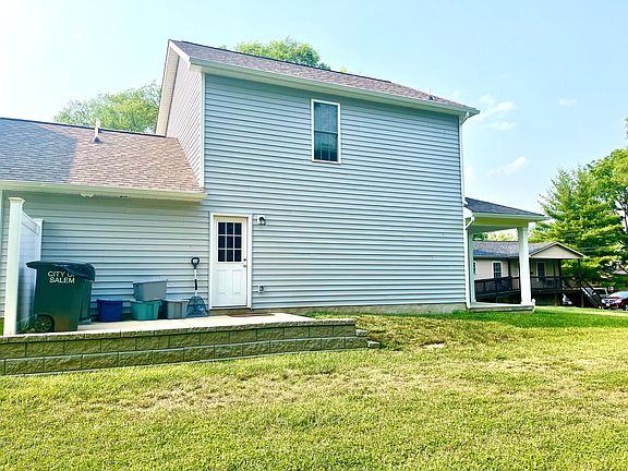 5th image of 419 White Oak St