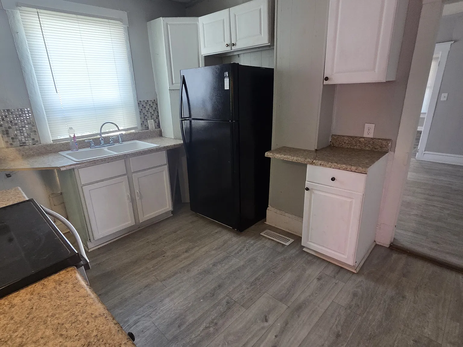 3 bed, 1075 sqft, $1,675 — Photo 4