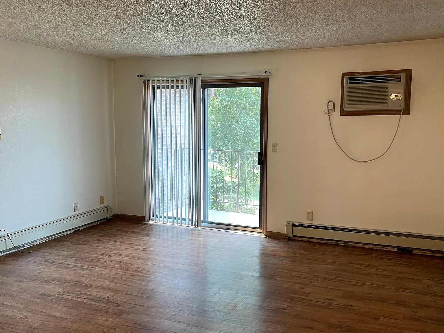 3 bed, $2,043 — Photo 4