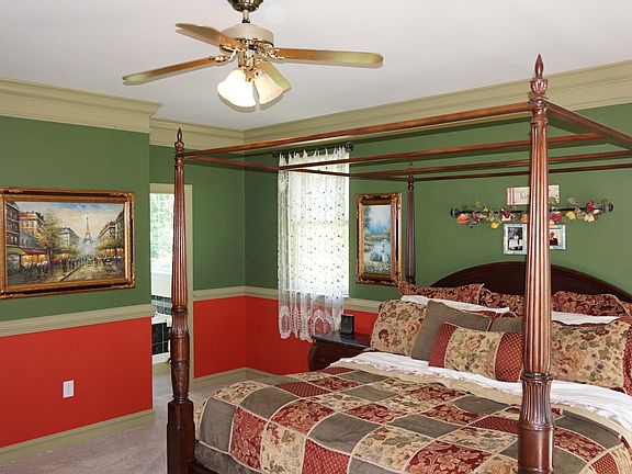 3rd image of 40 Knotsanchor Ln