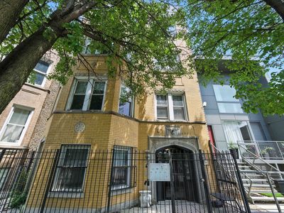 3302 W Crystal St APT 3, Chicago, IL, 60651