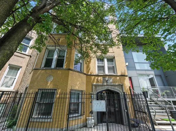 3302 W Crystal St APT 3, Chicago, IL 60651