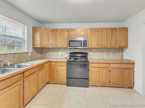 5th image of 6839 E King St