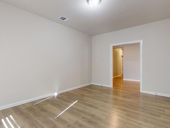4th image of 2028 Eagle Pkwy