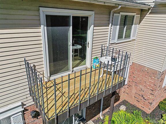 3rd image of 5283 Highland Rd Unit 206