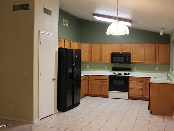 3rd image of 518 W Horseshoe Ave